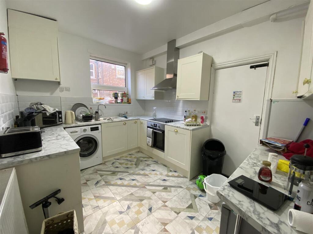 22brae.kitchen.JPG