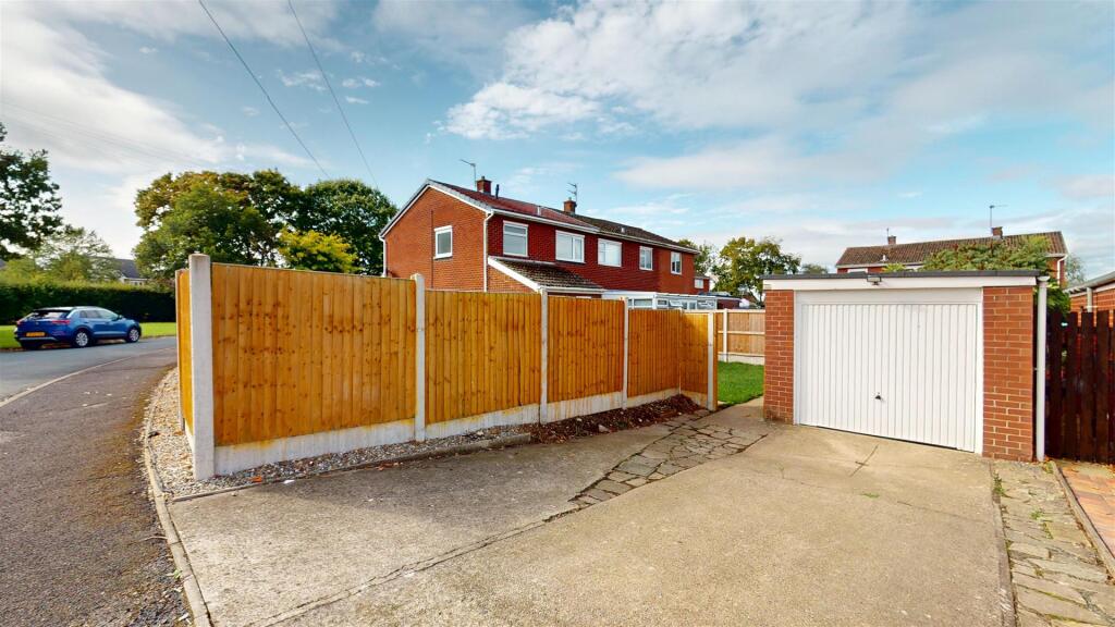 Stretton Close 18 Garage.jpg