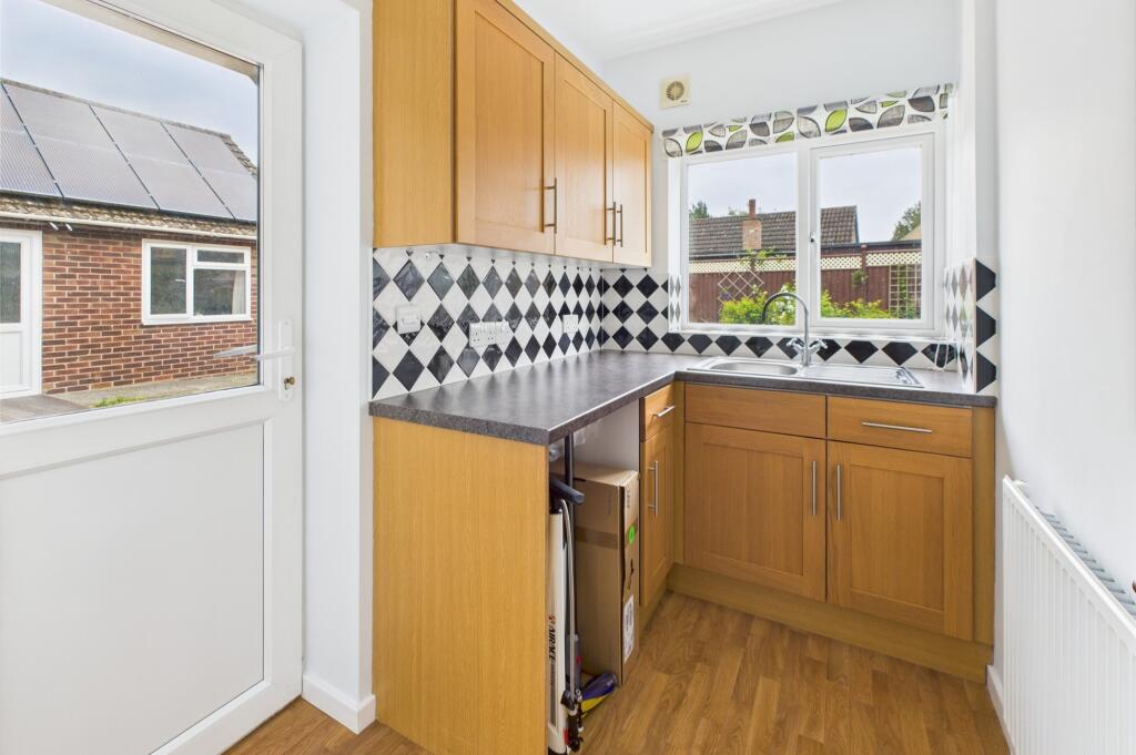 CAM02519G0-PR0295-STILL023