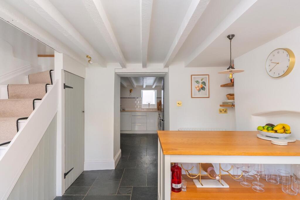 1B0R8WE - Breakfast Room B.jpg