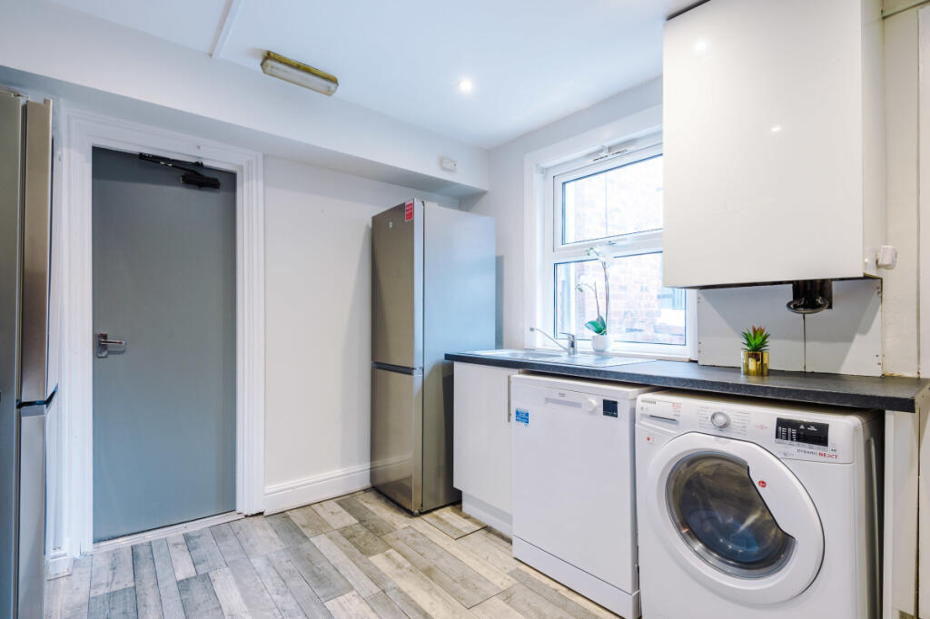 23 Norwood Terrace, Kitchen 3