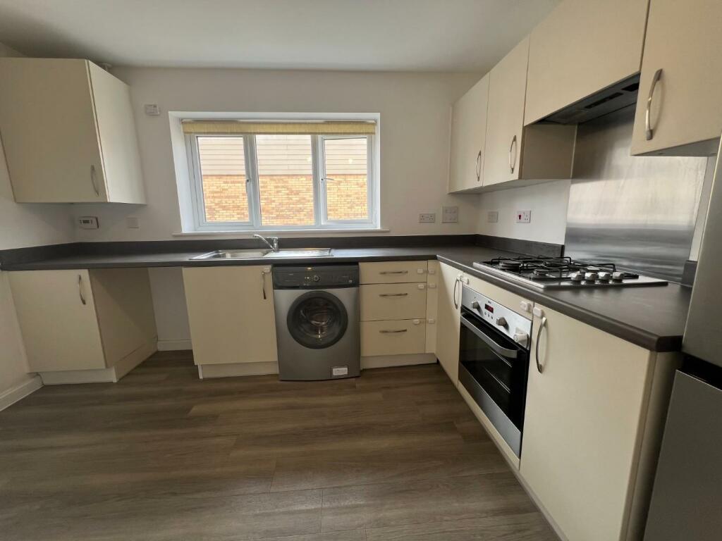 Kitchen 1.JPG