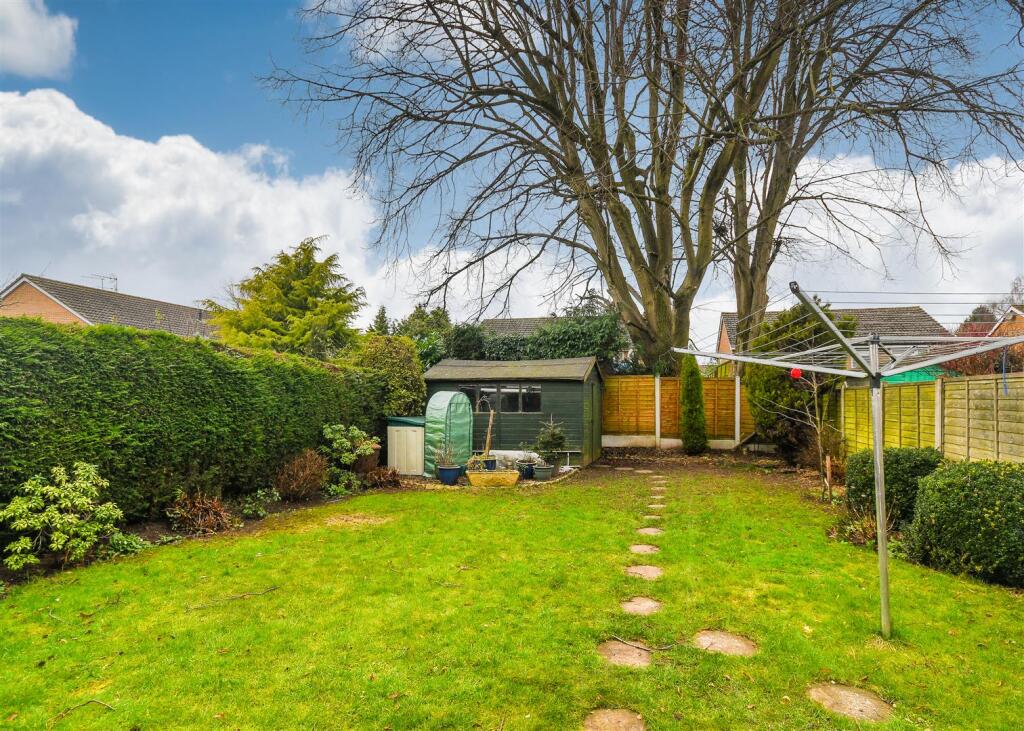 16 Clive Road - Garden (2).jpg