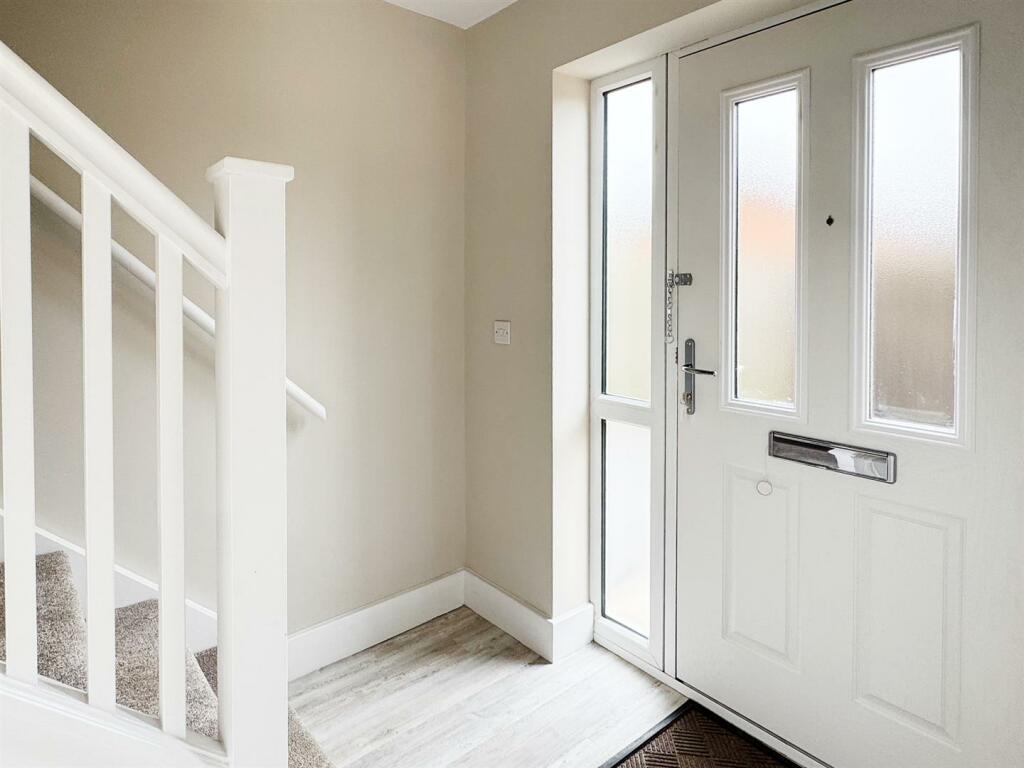 6A Staion Rd Desborough-52.jpg