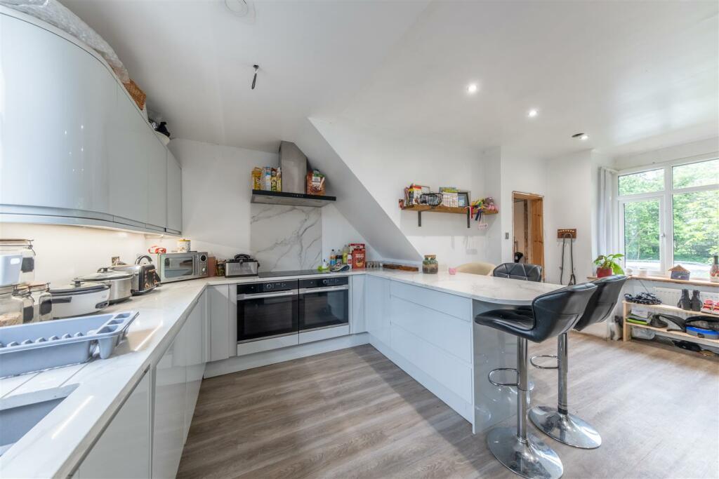 49 Forest Road-004.jpg