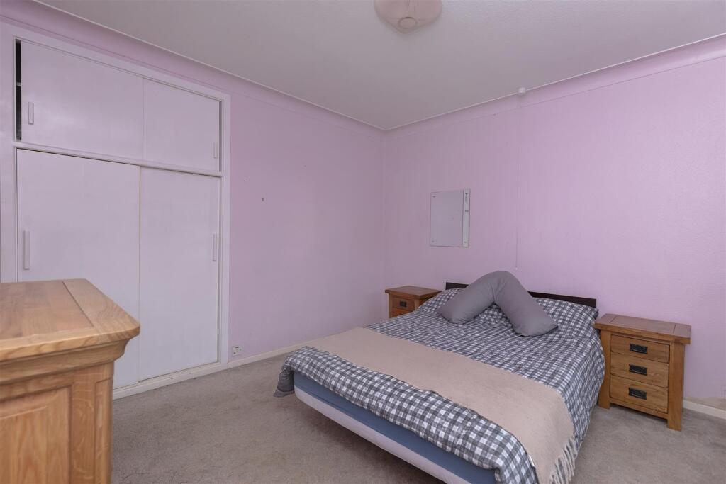 Bramleys Estate Agents - West Lodge Crescent - Ain