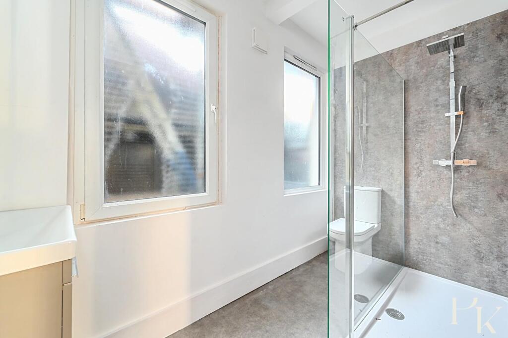 Flt 5, 66 Pembroke Cresent, BN3 (13).jpg