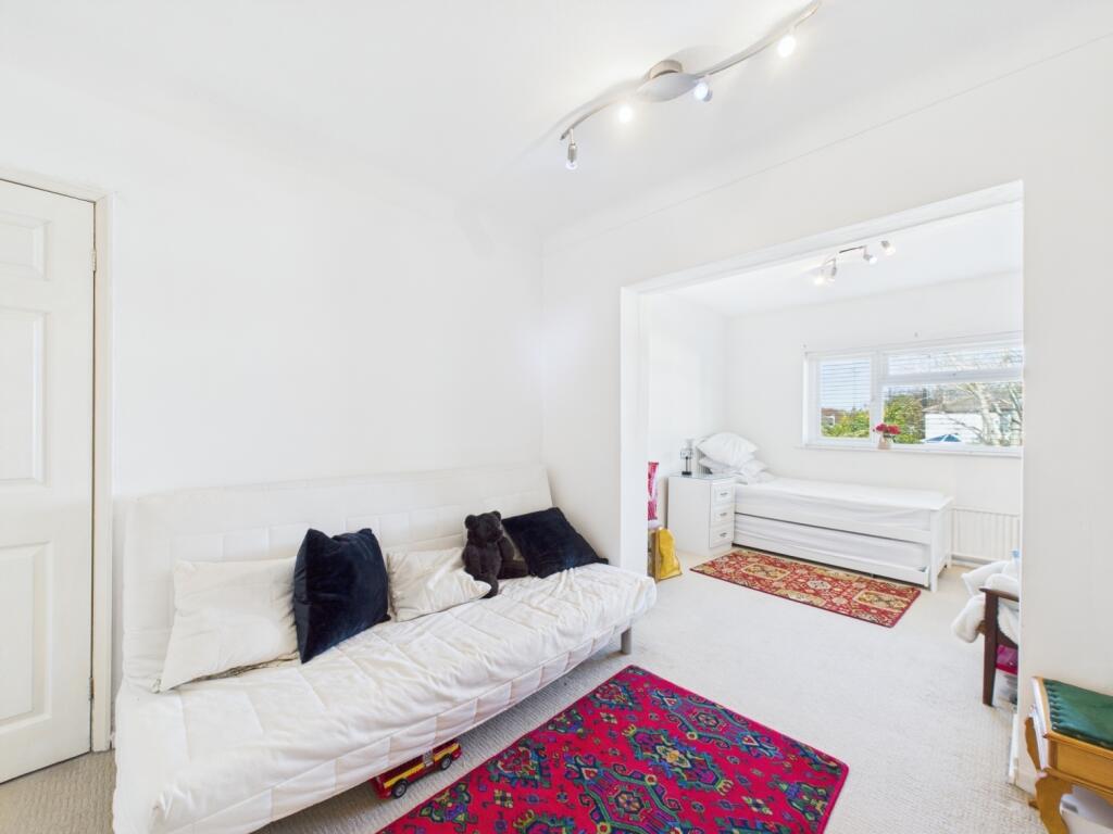 CAM02386G0-PR0124-STILL008