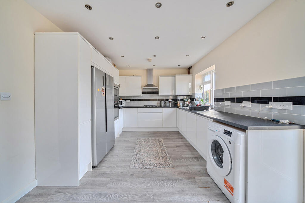 1385554-4-6929a67...