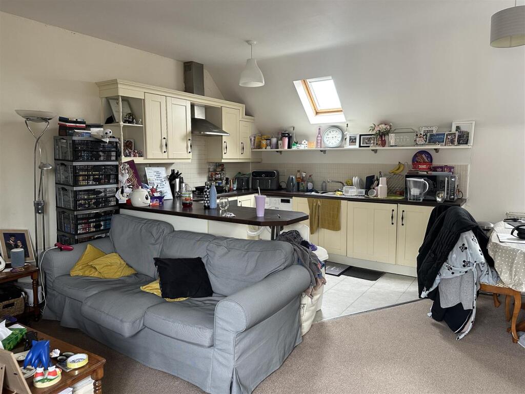 Open Plan Kitchen/Lounge