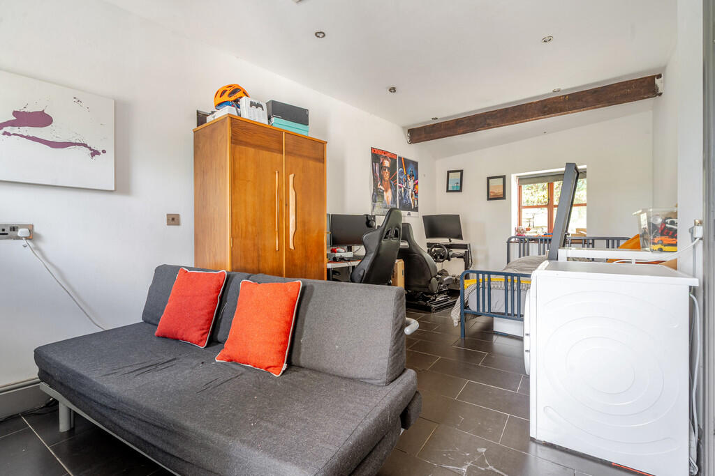 Study/Bedroom Fiv...