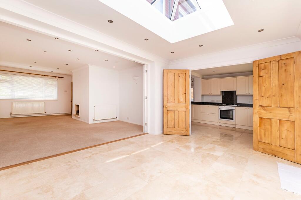 Open Plan Lounge/Dining area