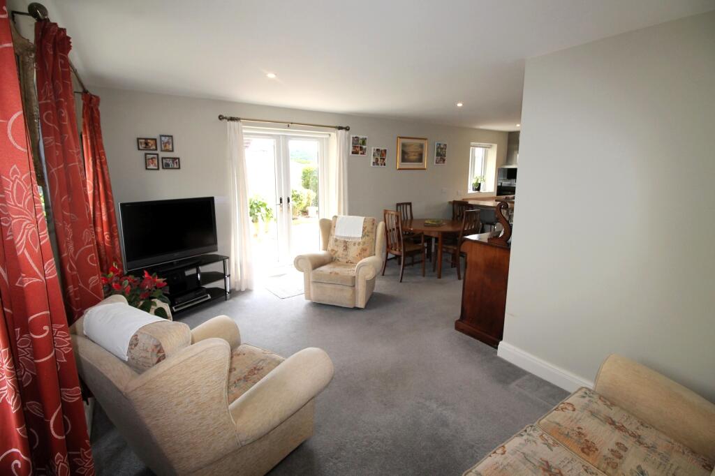 Open Plan Living/Dining Space