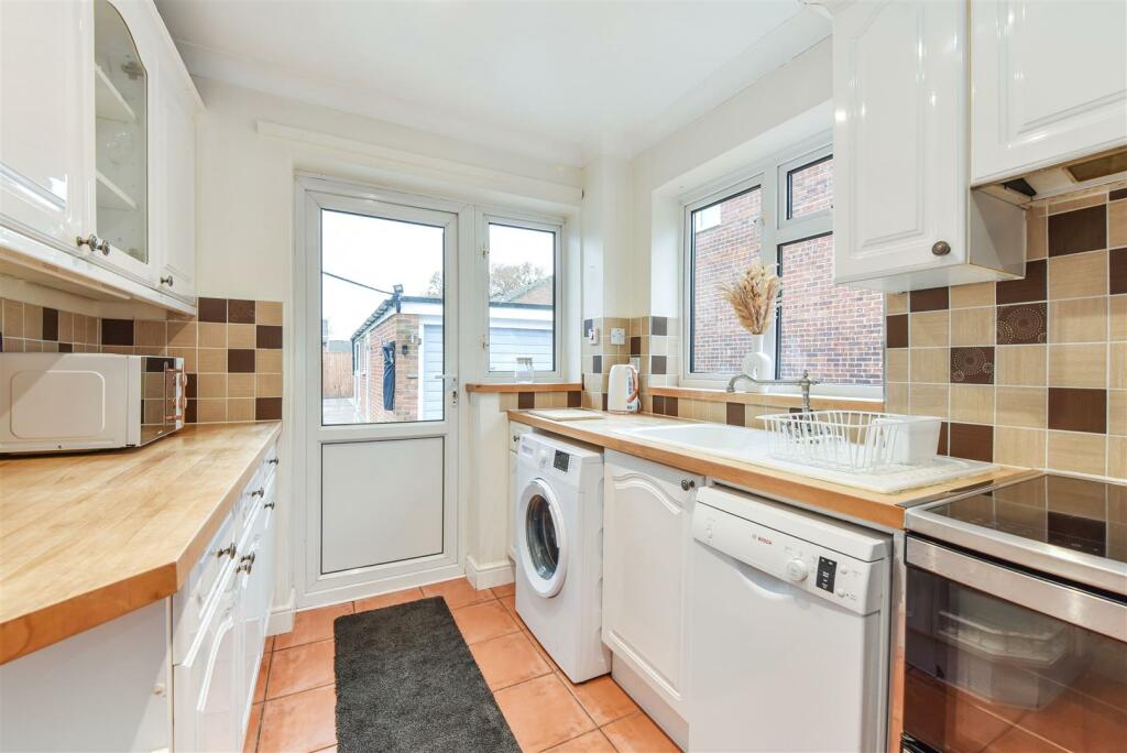 Kitchen to Garden.jpg