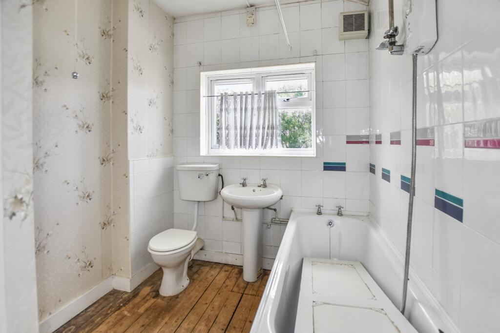 21 Athol Road, Erith, Kent, DA8 1PT