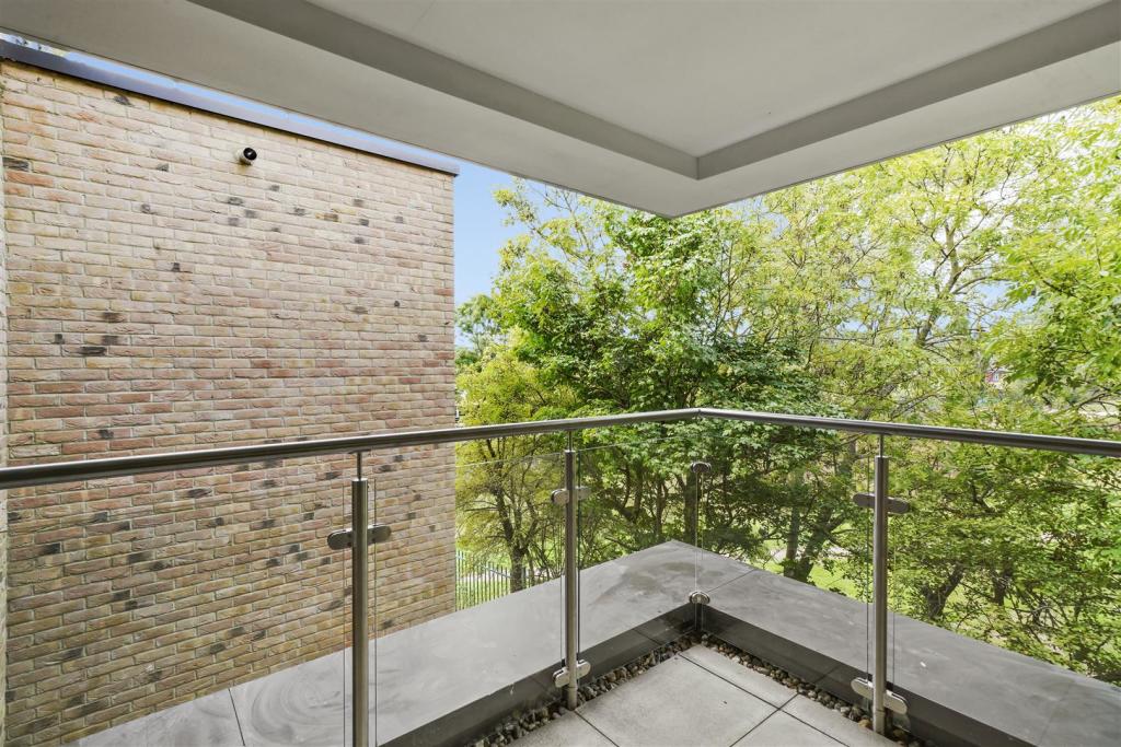 Flat 10, 1 Bridgehill Close - SoUigJrTW7hAvpv2uXkq