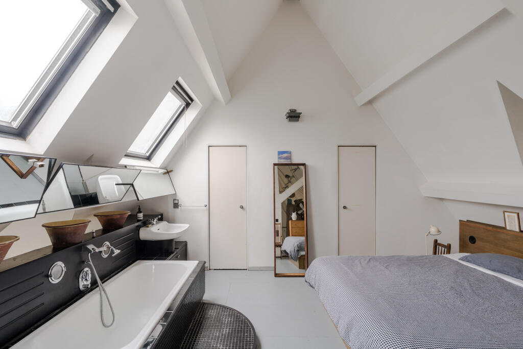 278812 - Flat 2, Royal Victoria Patriotic Build...