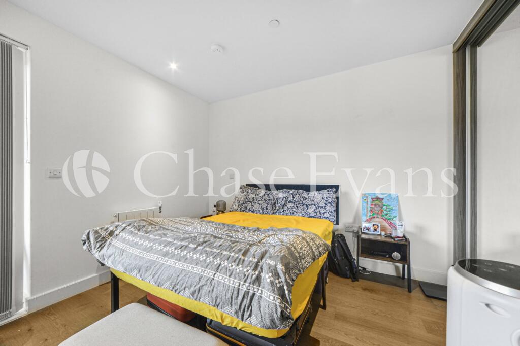 Living/Sleeping Area