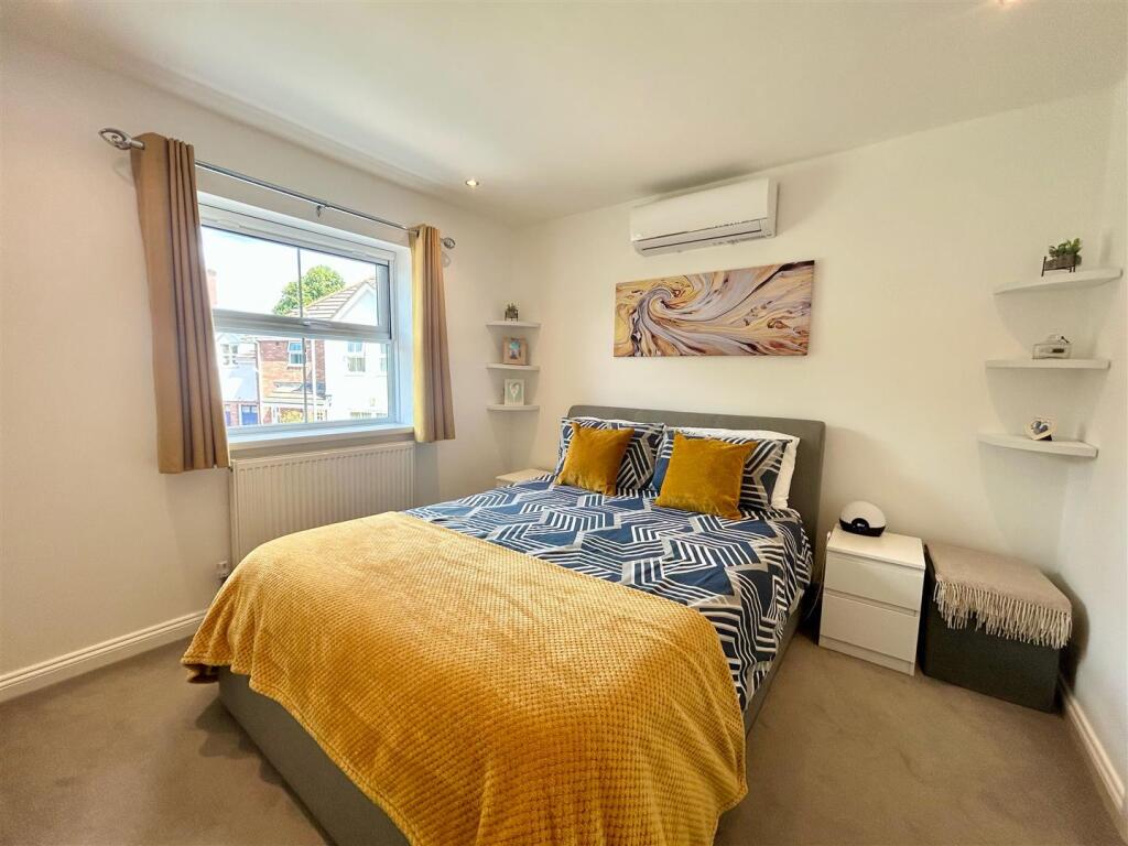 Bedroom 1.jpeg