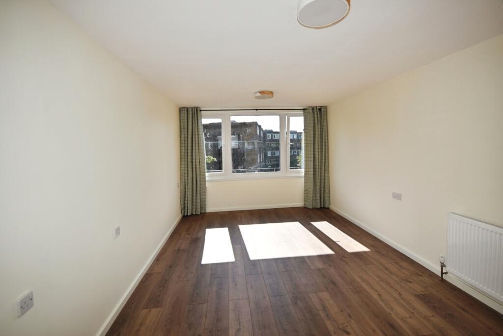 pbox-bedroom-340263.JPG