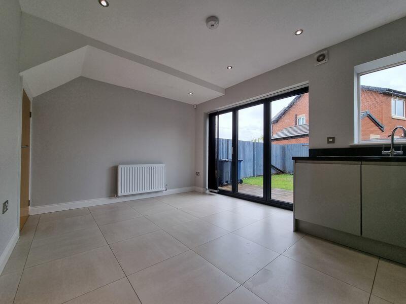 Kitchen Dining Area