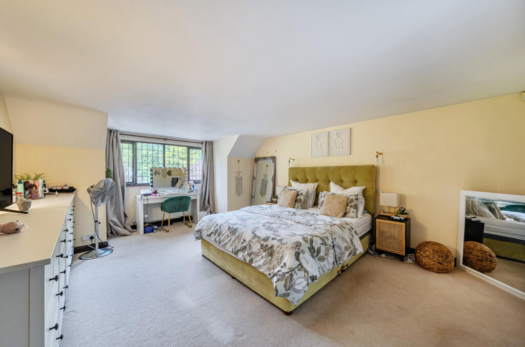 1348458-7-68c2ce6...