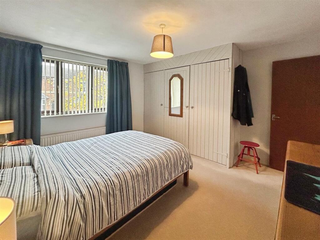 e15a9e41-B-4FC3-94AA-5CDE446216E6-1542-0000010A511