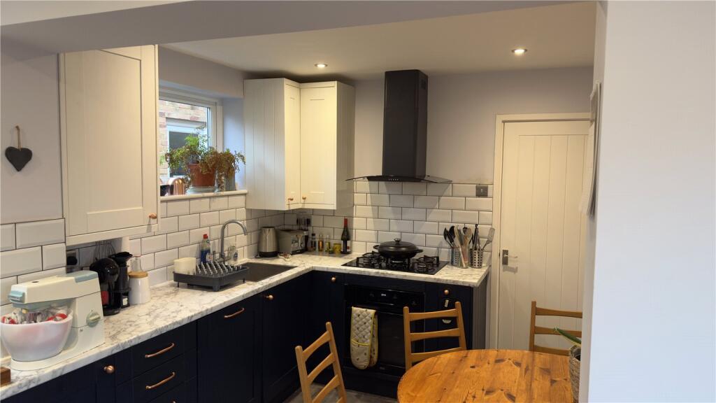 Martindale Road, Woking, GU21