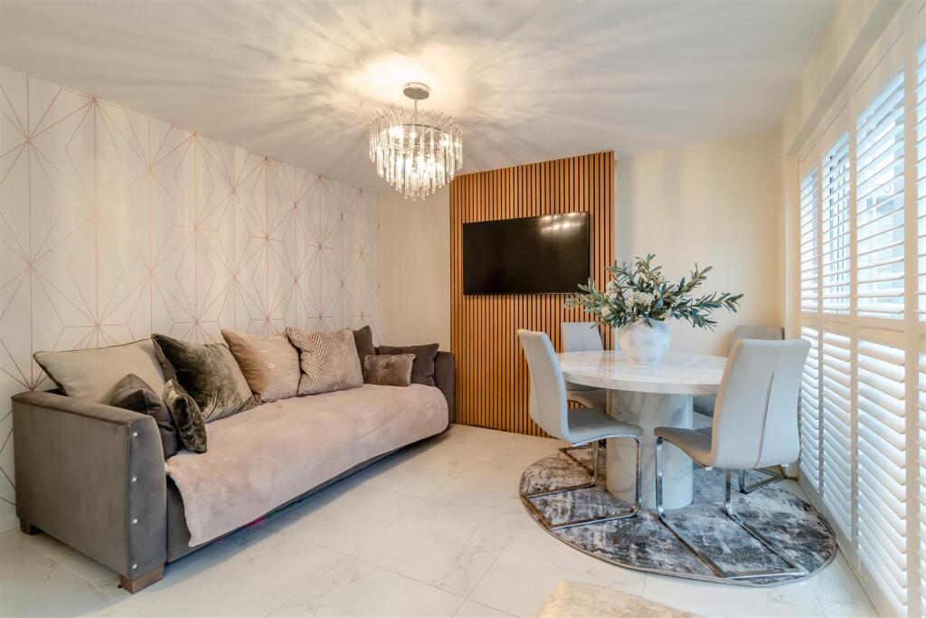 8635616-interior12.jpg