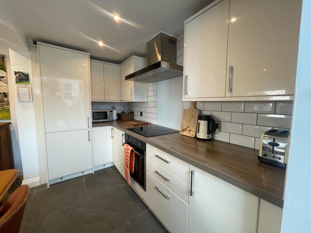 BREAKFAST KITCHEN
