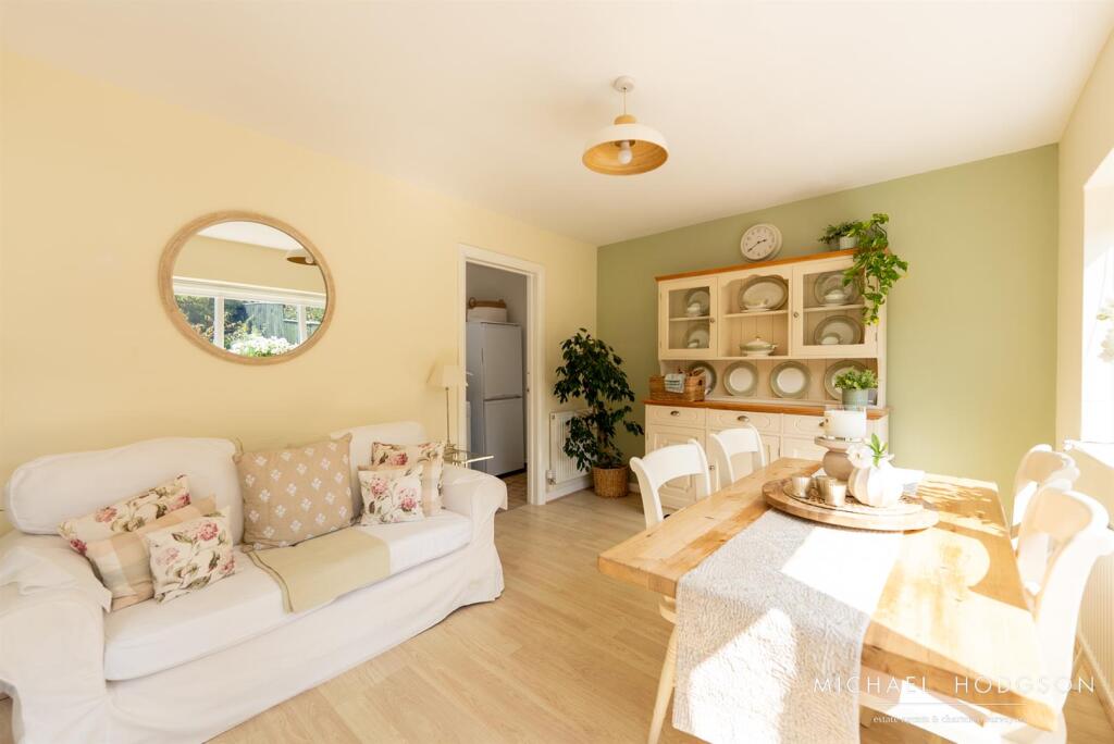 Queen Alexandra Road-19.jpg