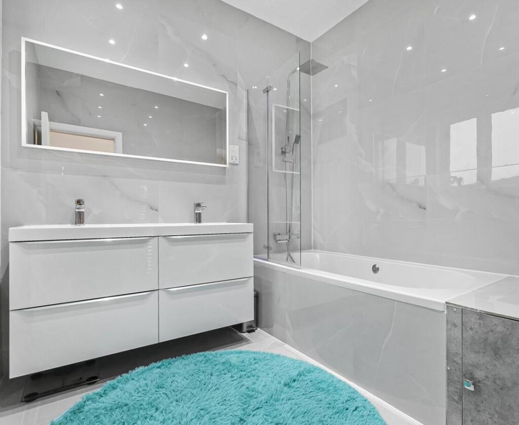 1st floor bathroom