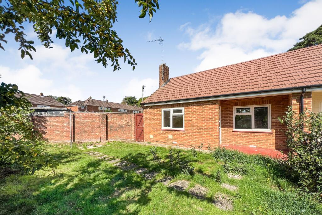 102a Oaklands, Chippenham, Wiltshire, SN15 1RH