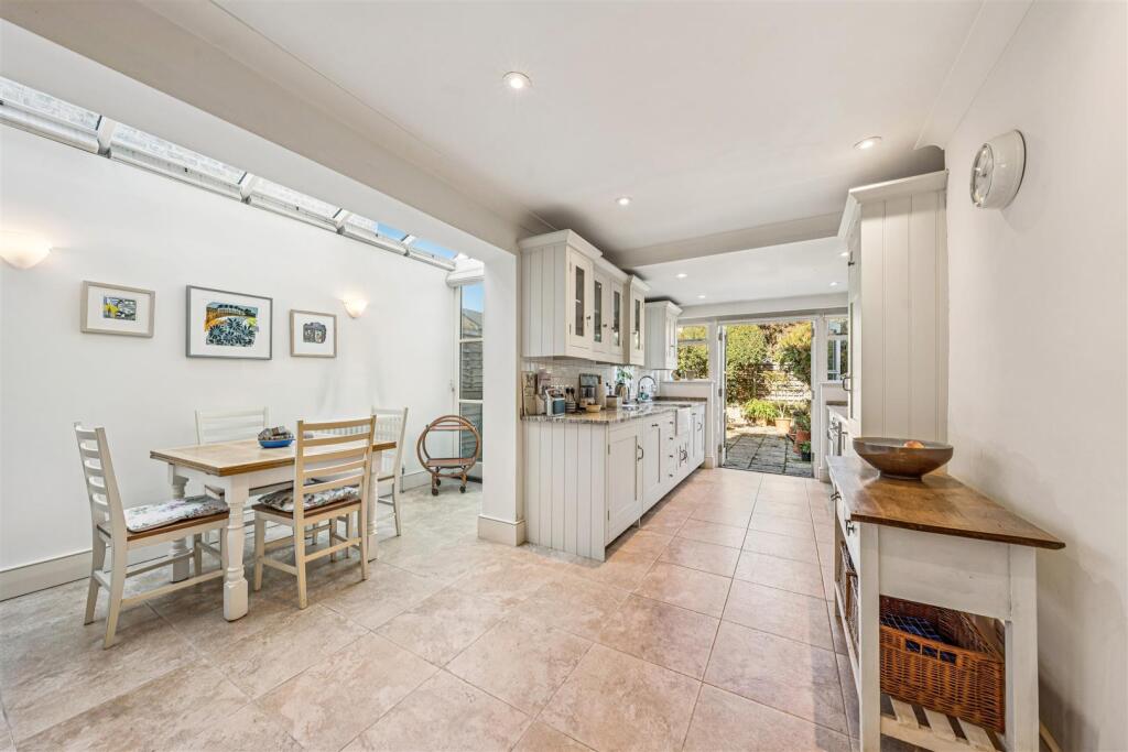 3 - 2025-10-01T161312.019.jpg