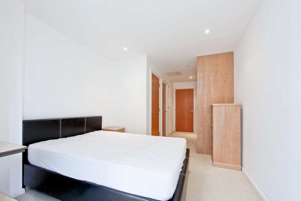 128 BEDROOM