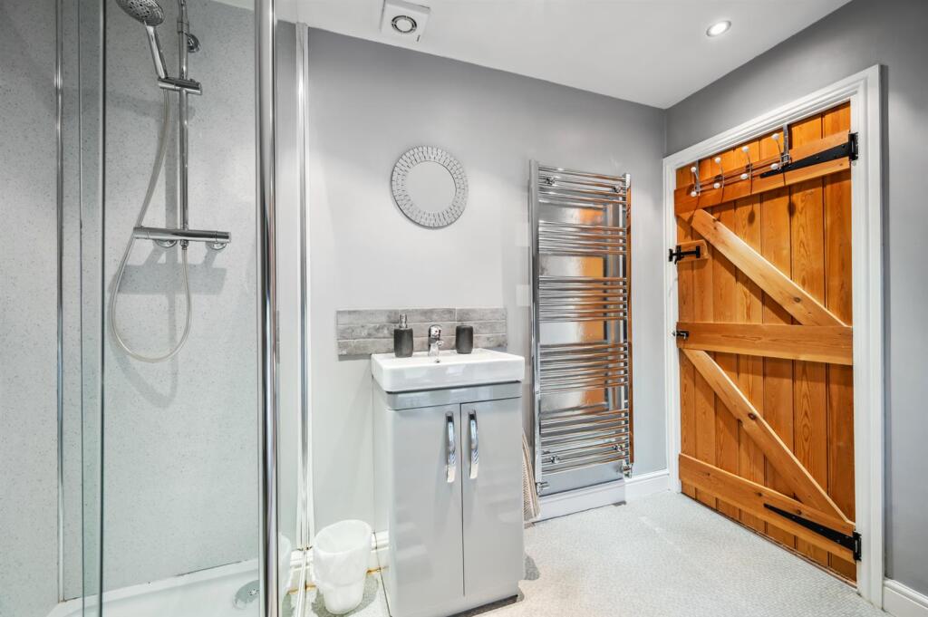 Shower Room - vanity unit.jpg