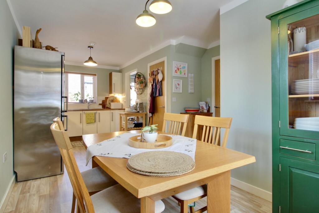 Kitchen Diner - Gus Critchlow EweMove Hinckley