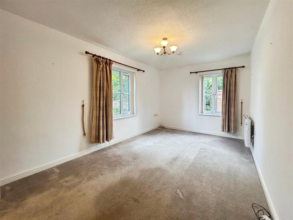 ff9a4584--4316-B18B-1B68A13E04E4-70988-0000417AD82