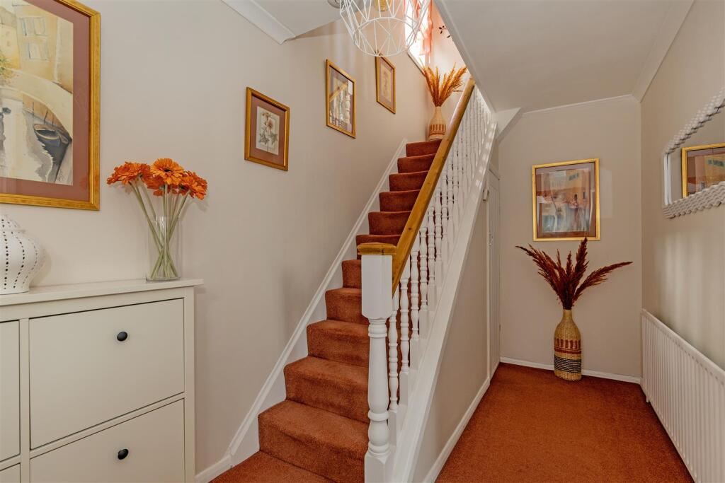 Entrance Hall-2.jpg