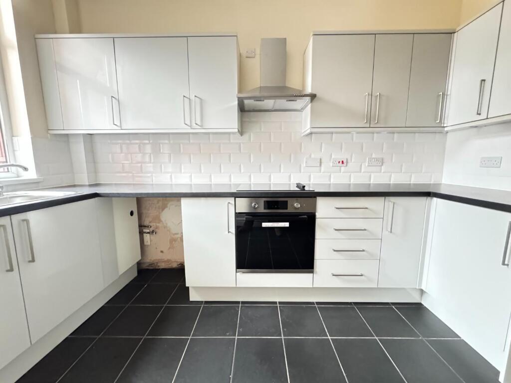 Kitchen 2.jpg