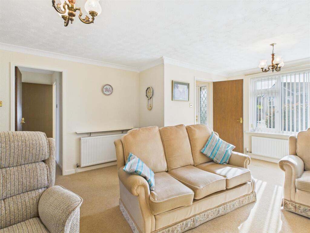 2 The Links Featherstone (6).jpg