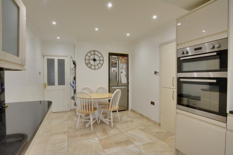 Kitchen/Breakfast Rm