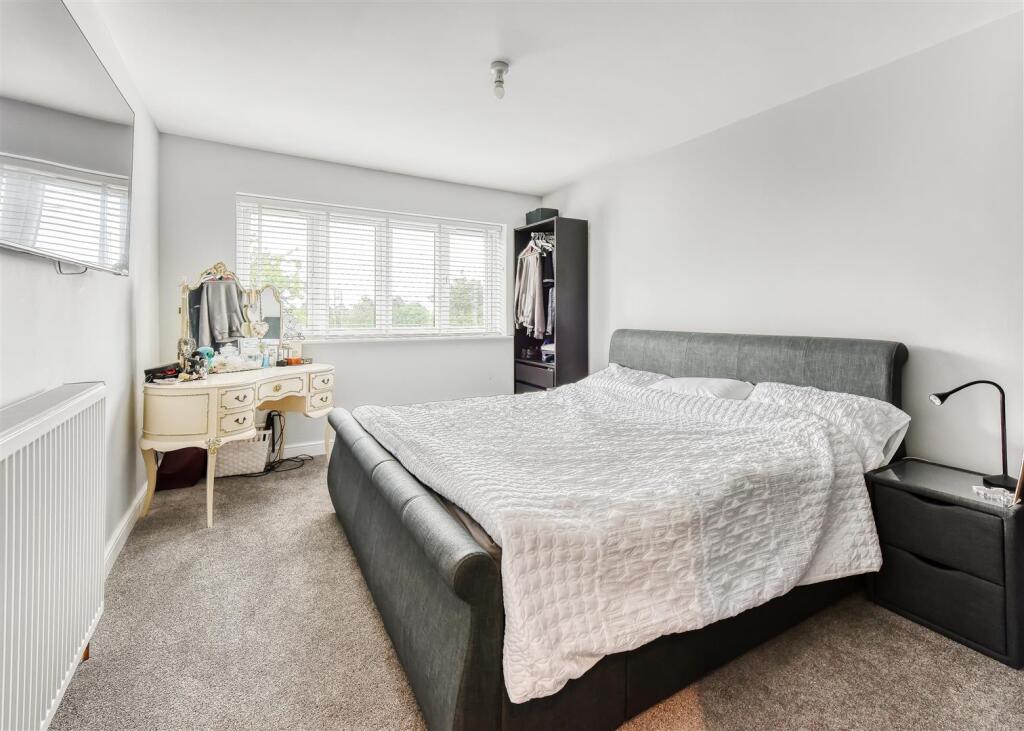 16 Rudge Road-bed1.jpg
