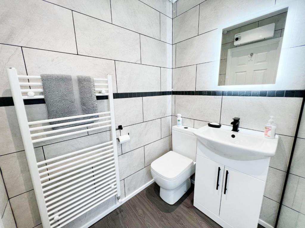 Shower Room 2.jpg