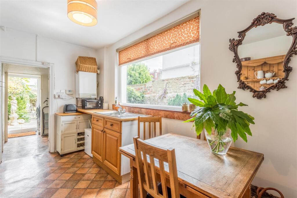 26 Brooker Street-3.jpg