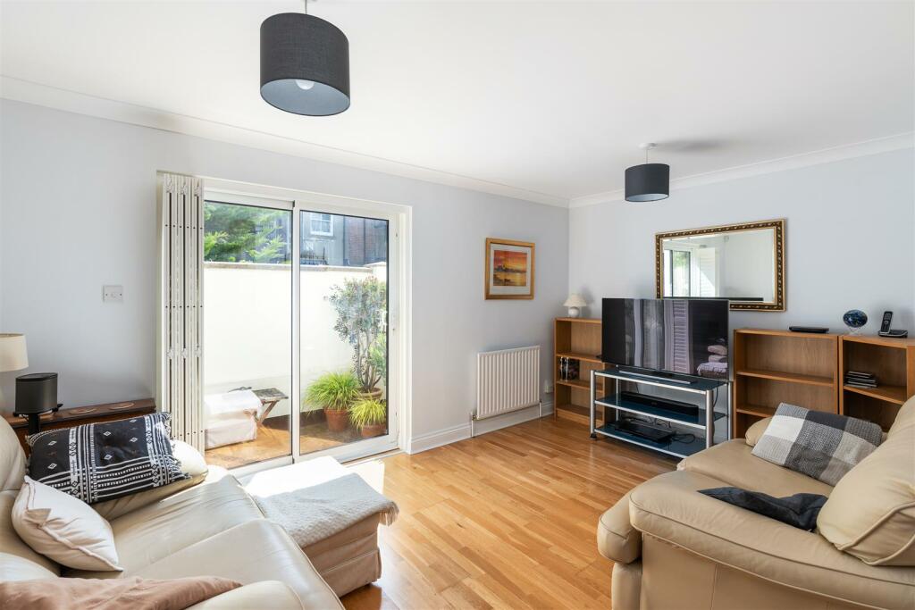 15 Oxford Mews-11.jpg