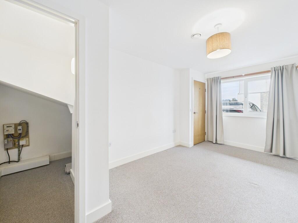 CAM02089G0-PR0577...