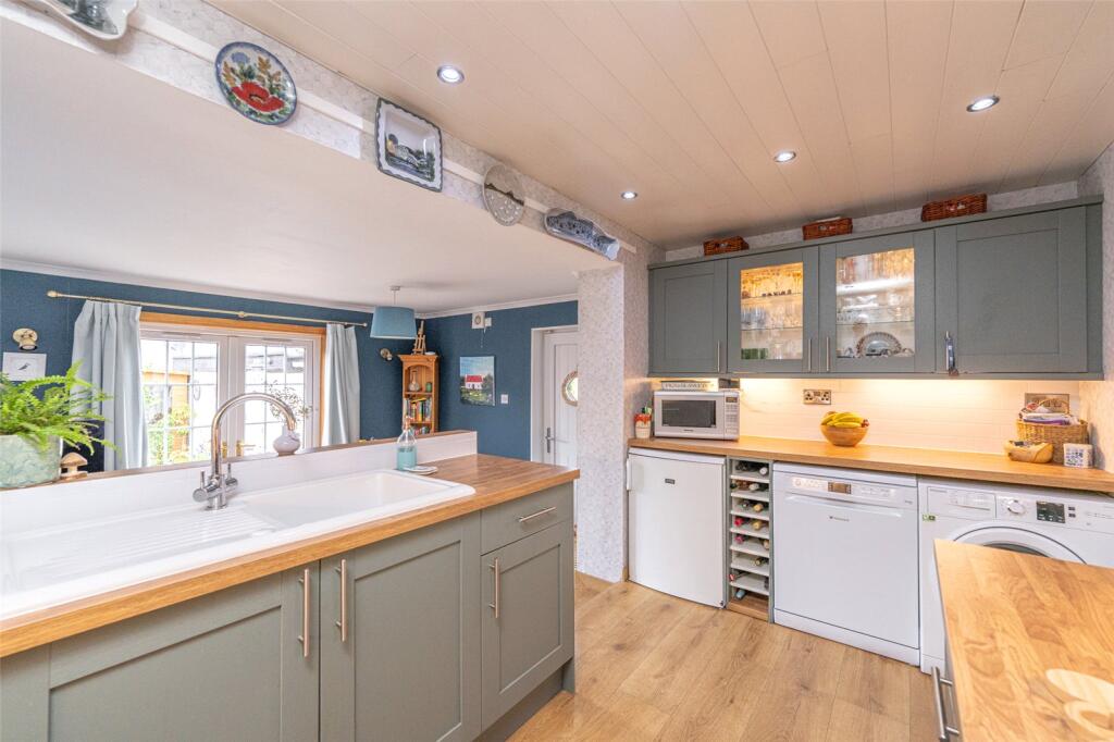 Kitchen Alt