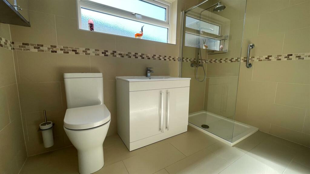 Shower room.jpg