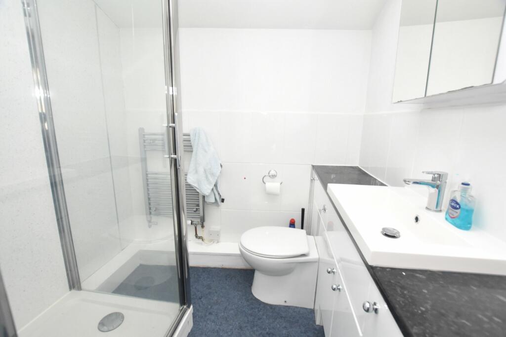 Gf Shower Room